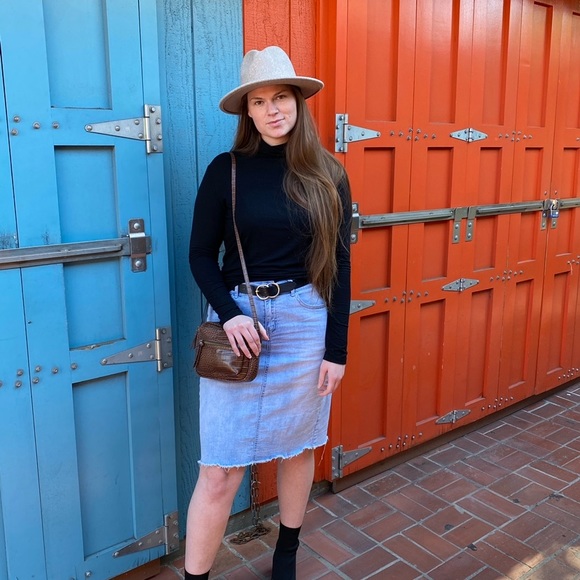 Meet your Posher, Madeline - Picture 1 of 1